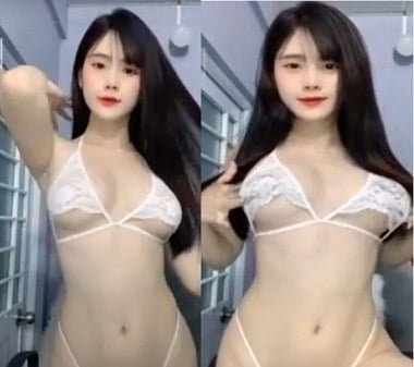 NGOC Little Wet Cunt gosta de selfie