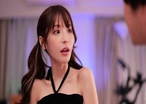 Kana Momonogi foda -se com um estranho